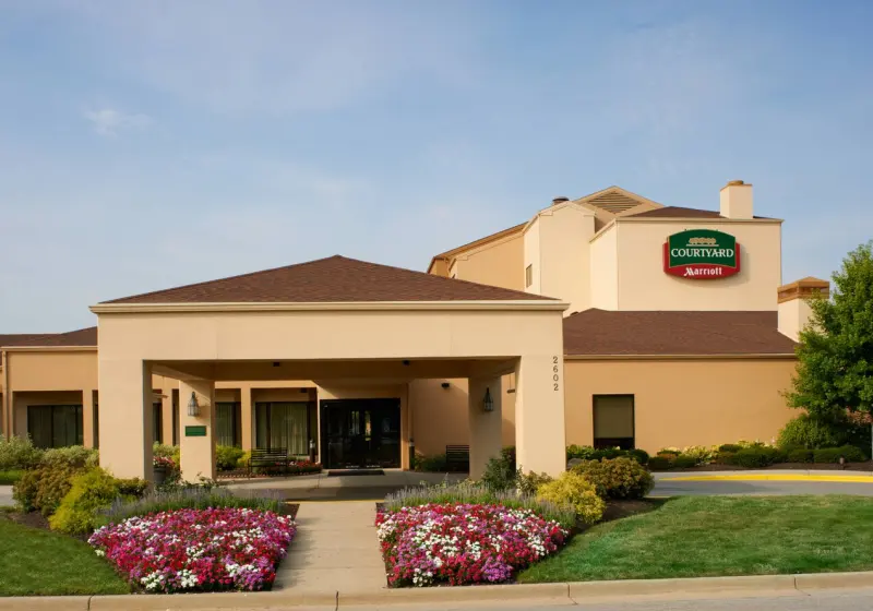 Courtyard by Marriott Indianapolis Airport exterior