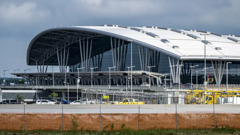 Indianapolis International Airport terminal exterior
